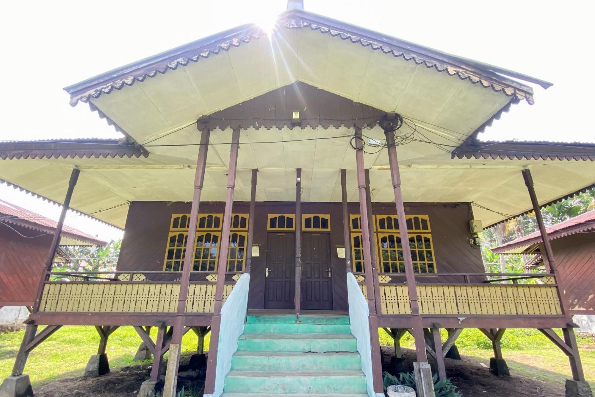 Hotel Pantai Panjang Bengkulu Redpartner Extérieur photo