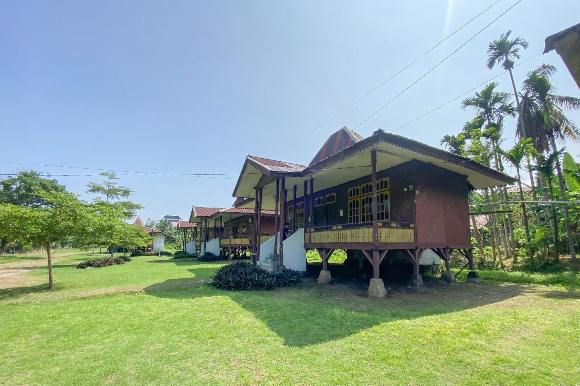Hotel Pantai Panjang Bengkulu Redpartner Extérieur photo