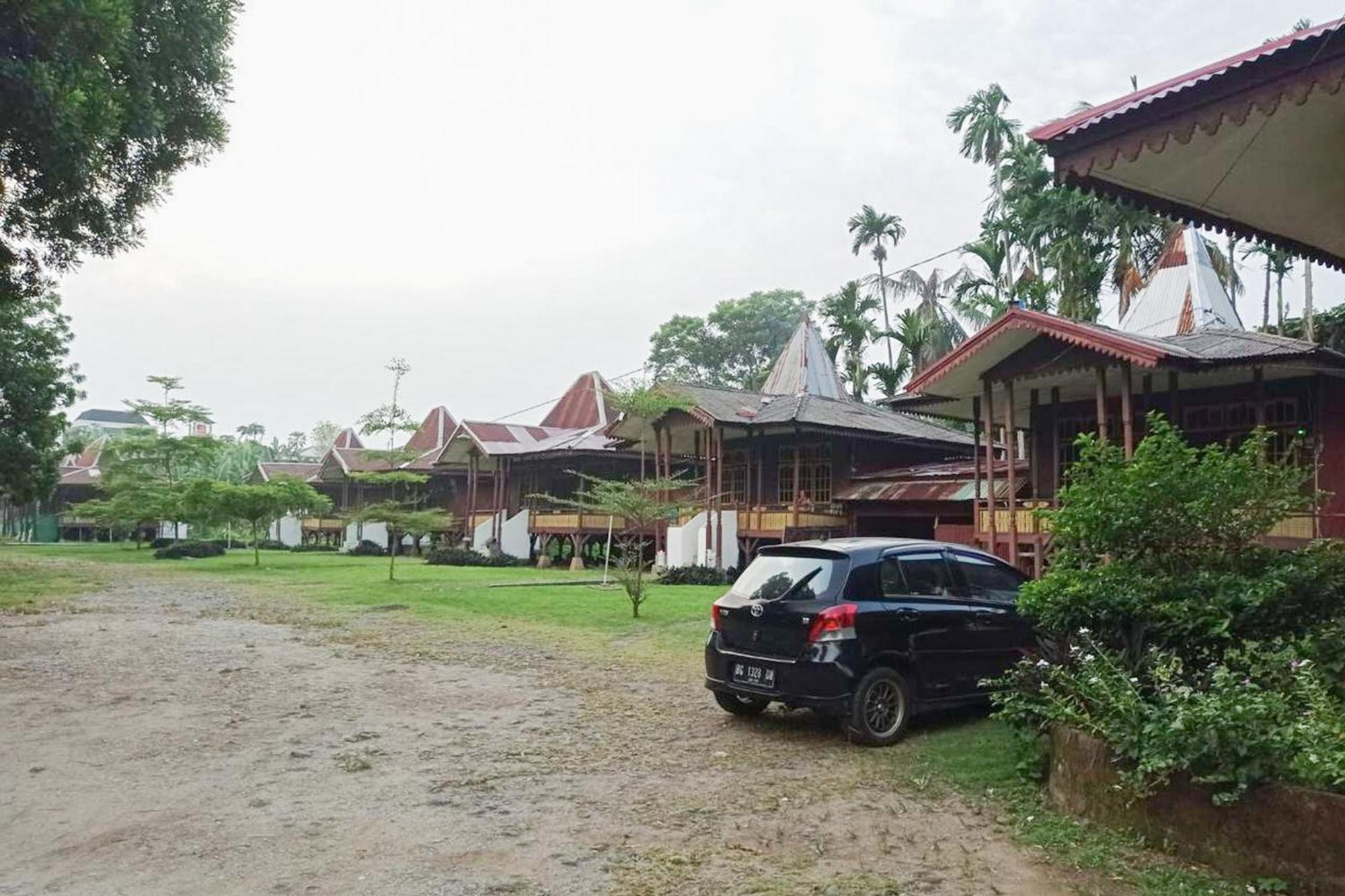 Hotel Pantai Panjang Bengkulu Redpartner Extérieur photo